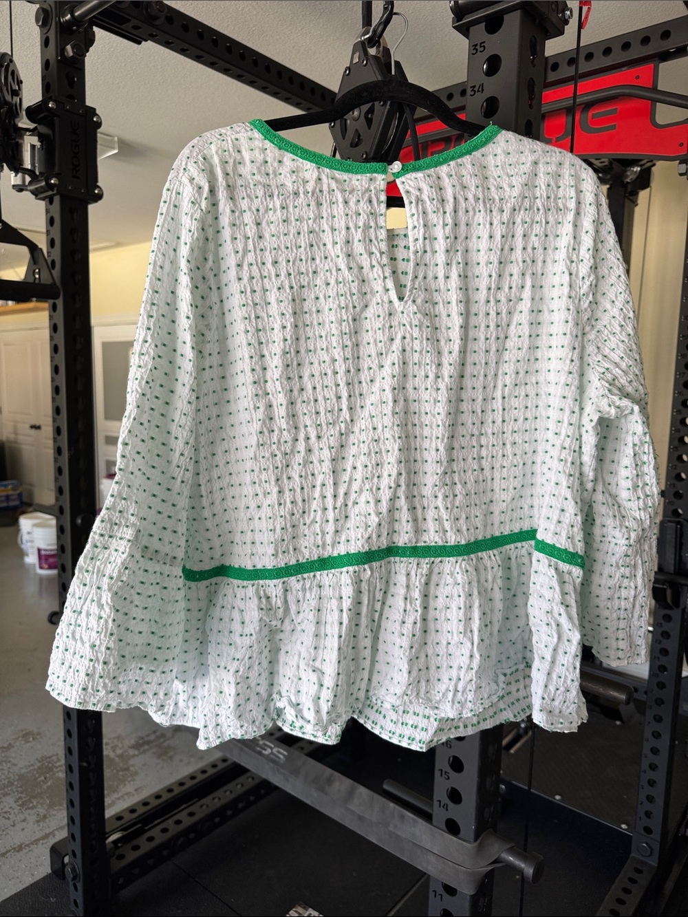 crown & ivy White Textured Top with Green Accent - Picture 4 of 4
